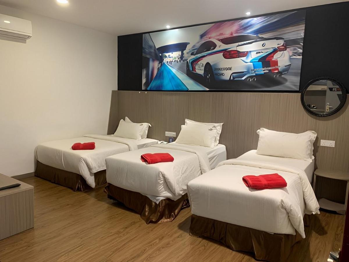 Hype Motorsport Hotel Nilai Exterior foto