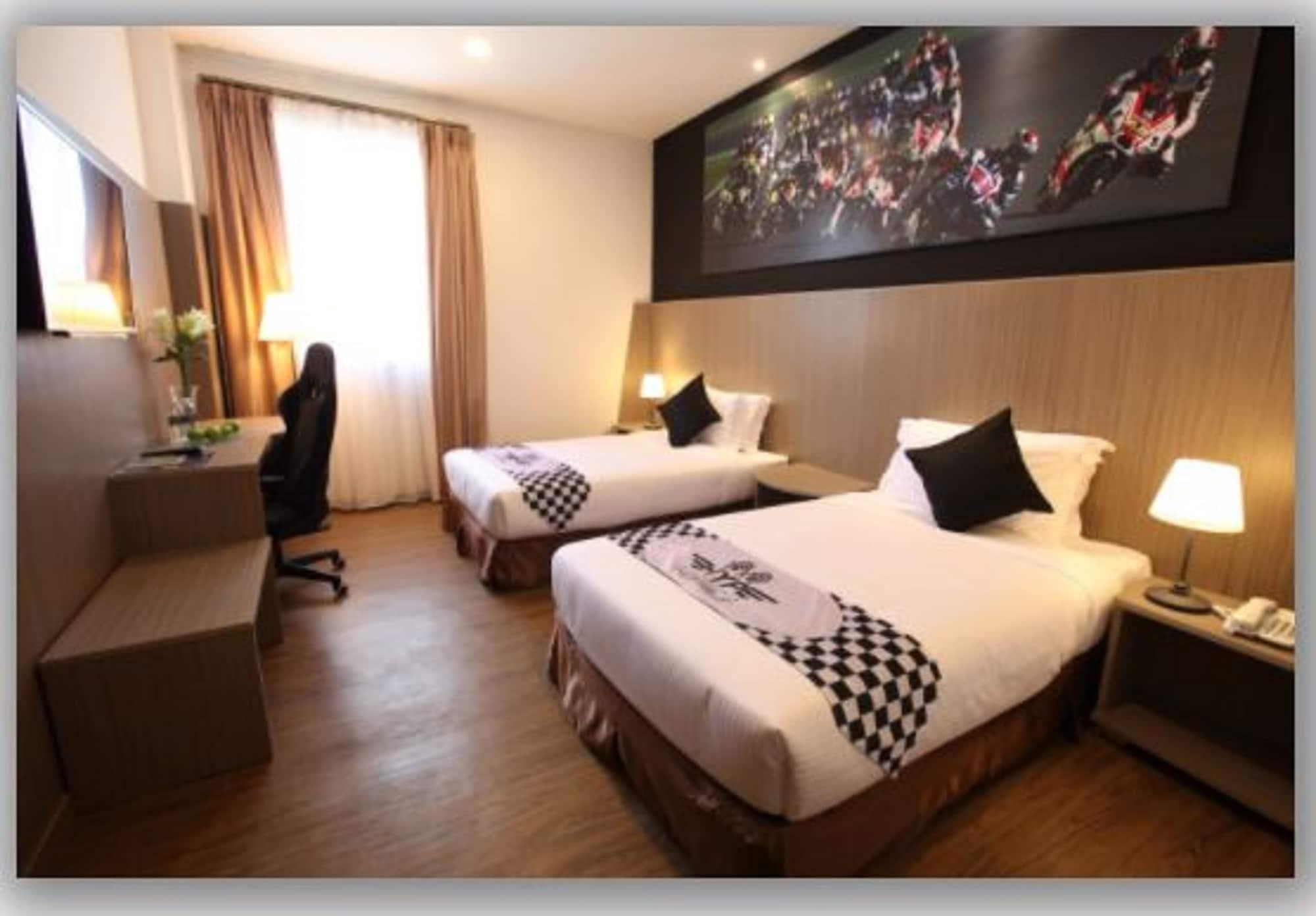 Hype Motorsport Hotel Nilai Exterior foto