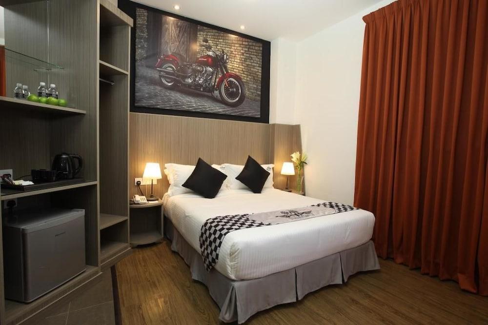 Hype Motorsport Hotel Nilai Exterior foto