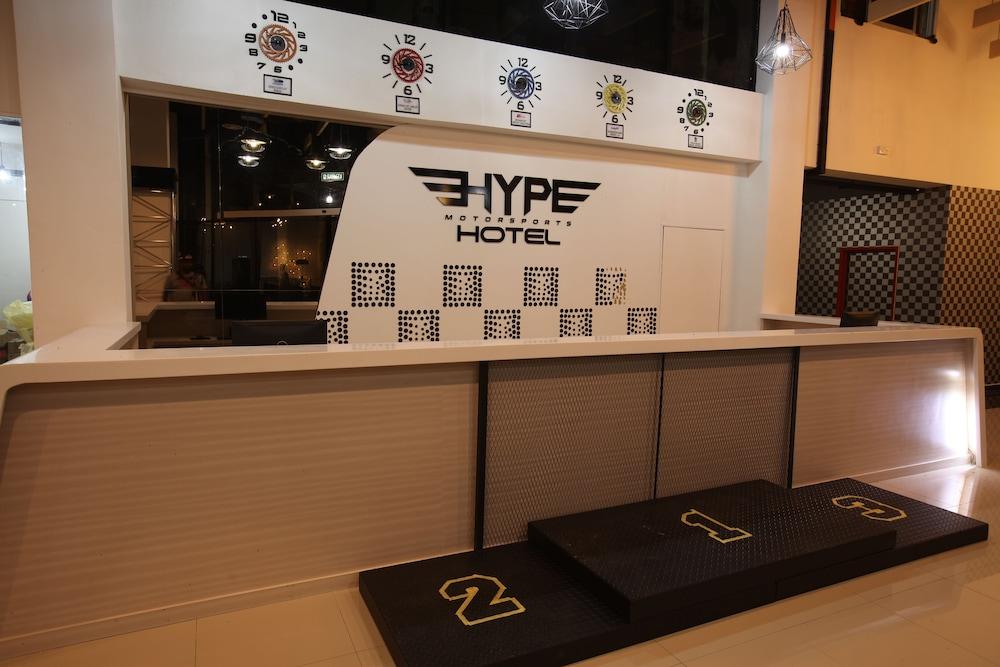 Hype Motorsport Hotel Nilai Exterior foto